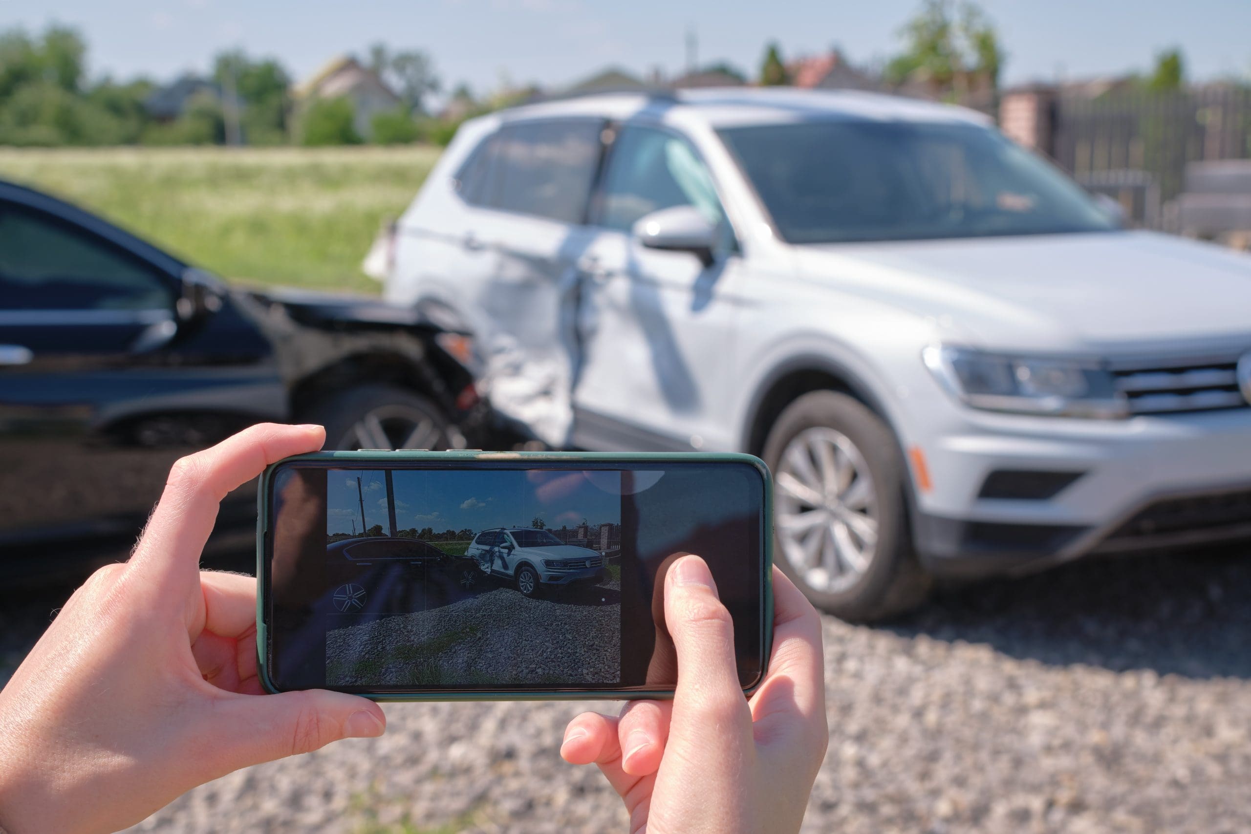 Photographing Car Crash with Smartphone for Insurance Claim